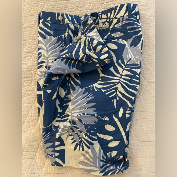 PETER MILLAR Palm Fronds Print Flat Front Cotton Shorts in Blue Size 38 $110 - Picture 2 of 5